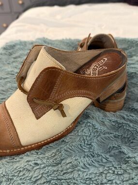 freebird Two-Tone Leather and Suede Mules in Brown and Cream